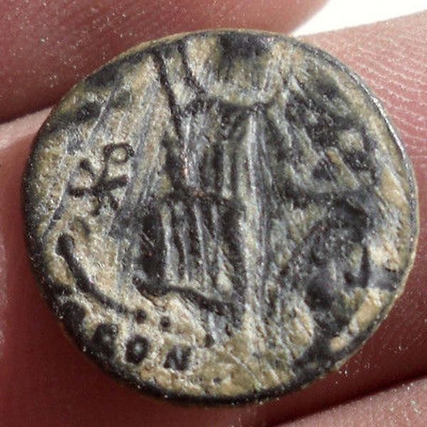 Constantinopolis-Commemorative-Ae-3-With-Chi/Rho-From-Arles